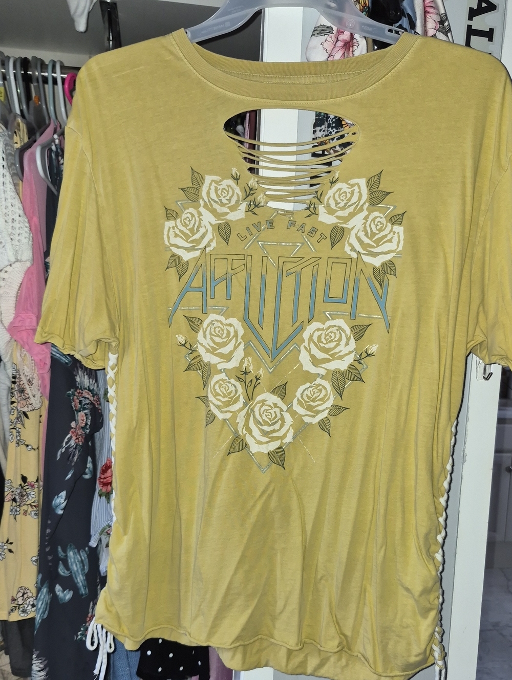 Affliction Women's Short Sleeve Graphic Tee in Mustard Xl